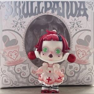 EXTREMELY RARE Limited Edition (400 made) POP MART SKULLPANDA White Maid Figure
